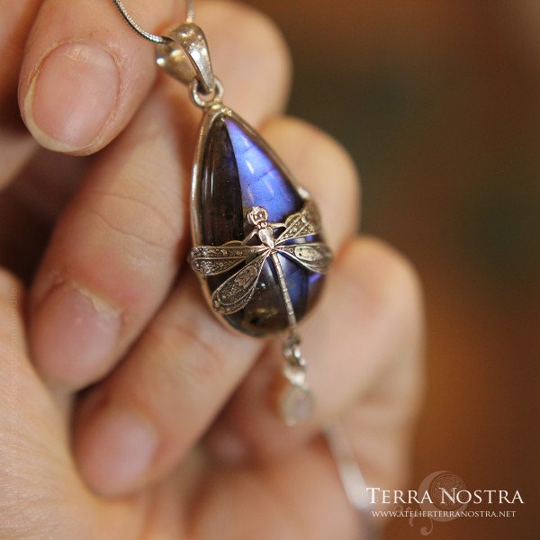 Pendentif "Odonata Nila" petit format — Labradorite