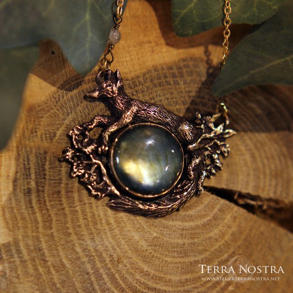 "Ysatis' daughter" labradorite necklace