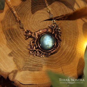 "Ysatis' daughter" labradorite necklace