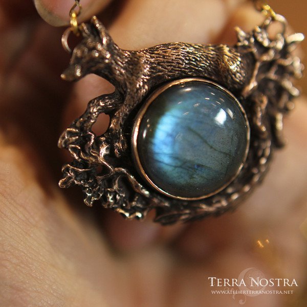 "Ysatis' daughter" labradorite necklace
