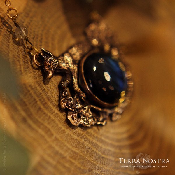 "Ysatis' daughter" labradorite necklace