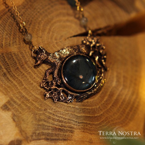 "Ysatis' daughter" labradorite necklace