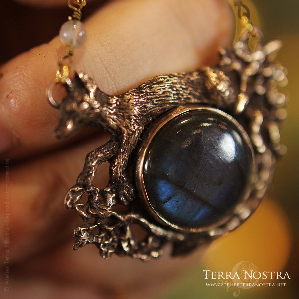 "Ysatis' daughter" labradorite necklace