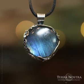 "Sierra" Reversible pendant — Labradorite
