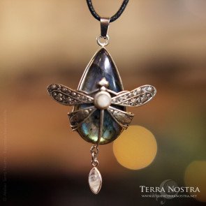 "Odonata Nila" Pendant — Labradorite