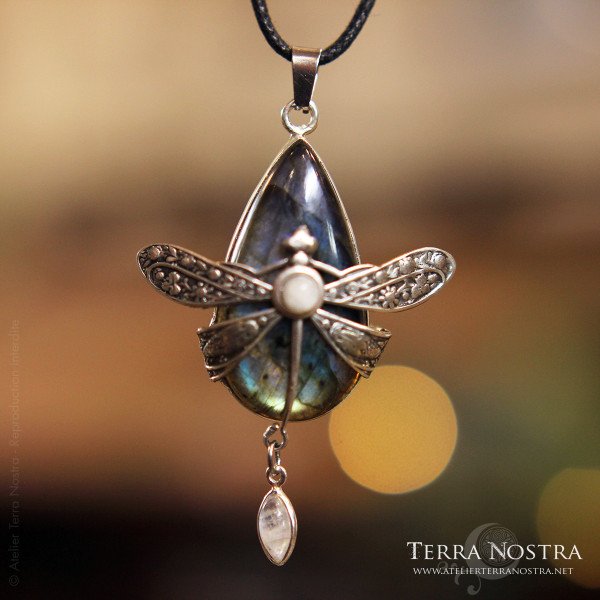 "Odonata Nila" Pendant — Labradorite
