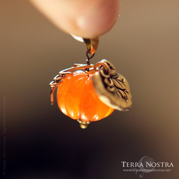 Pendentif citrouille "Harvest" en cornaline et bronze