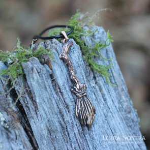 "Isana" bronze pendant