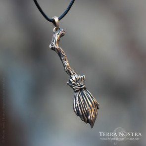 "Isana" bronze pendant