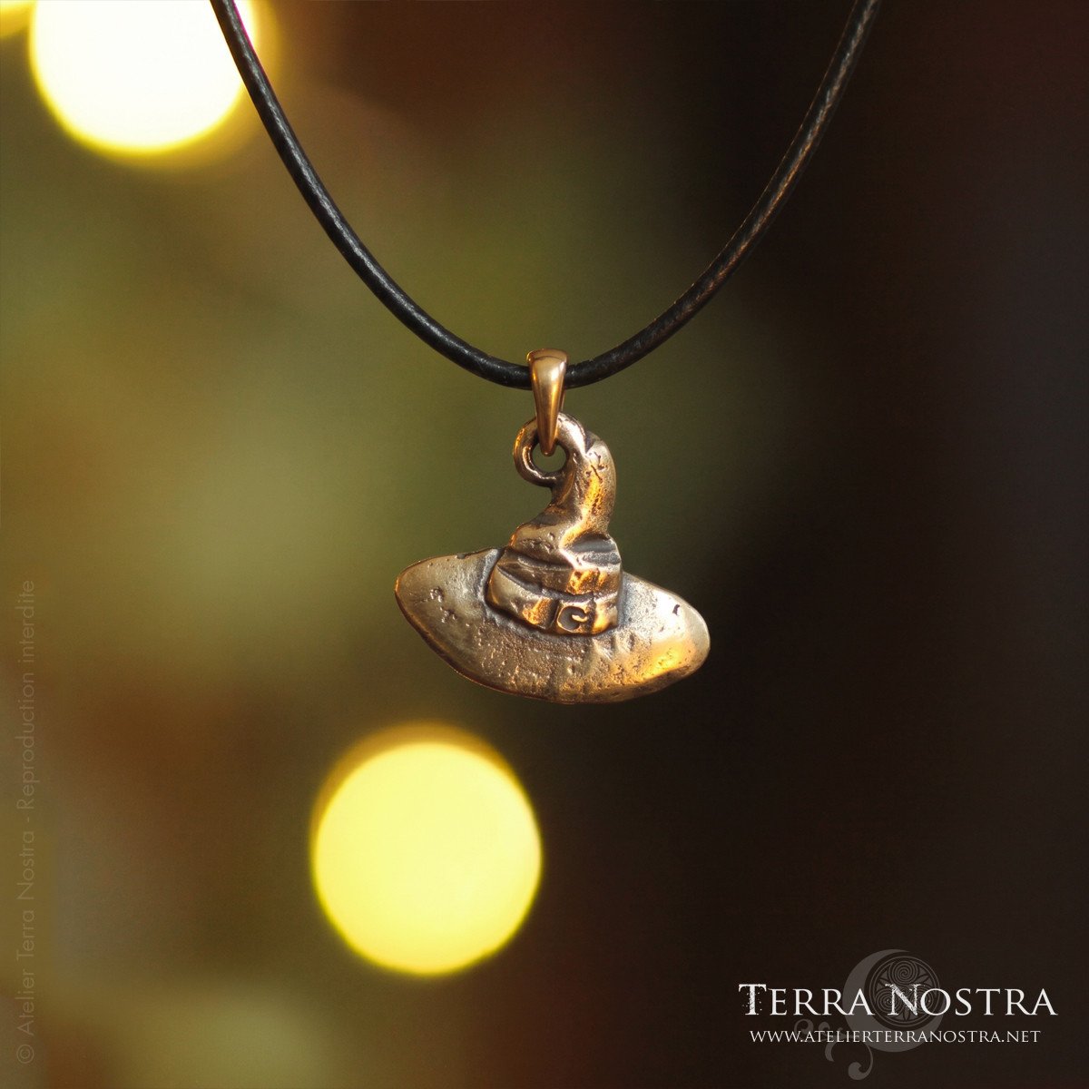 "Zab" bronze mini-pendant